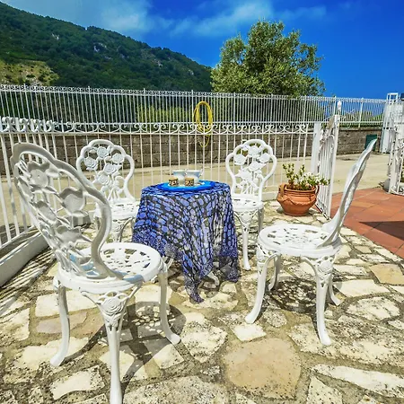 Loto * Sant'Angelo (Isola d'Ischia)